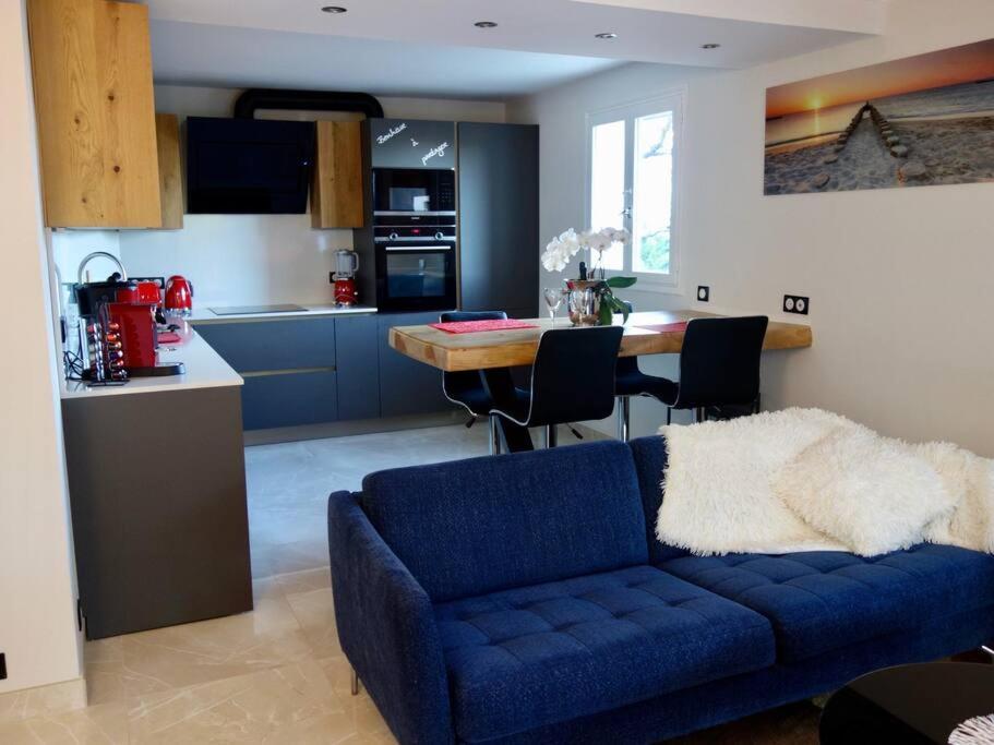 Elegant-cosy 2p55m2 Dans Bas De Provencale ! *