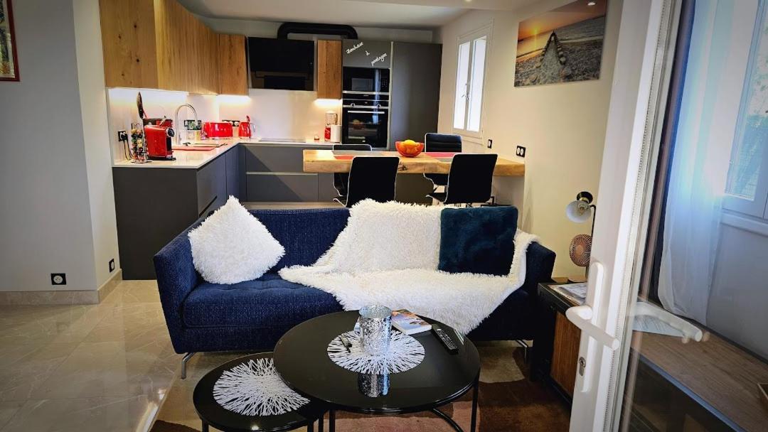 Elegant-cosy 2p55m2 Dans Bas De Provencale ! *