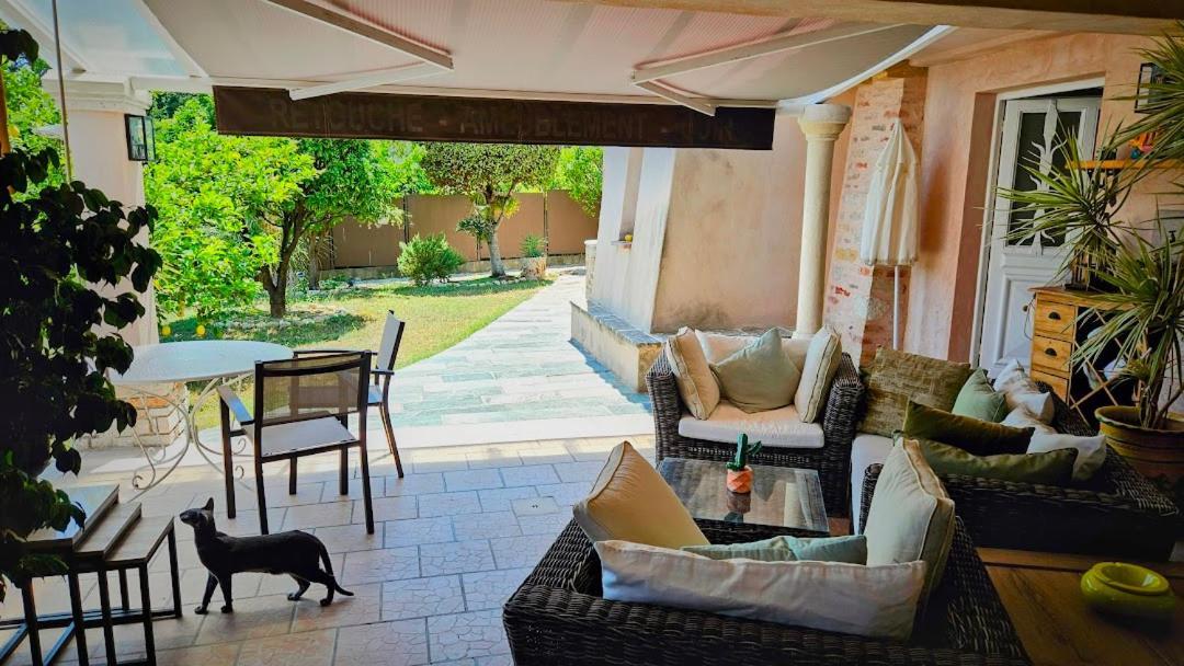 Elegant-cosy 2p55m2 Dans Bas De Provencale ! Appartement *